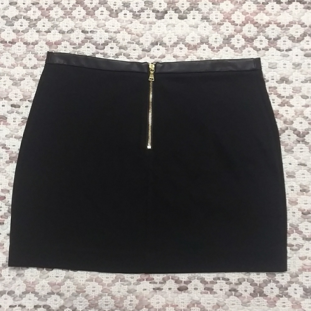 Black express skirt - Picture 2 of 3